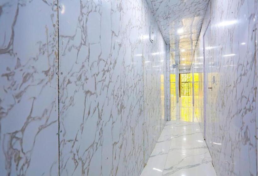 Oyo Flagship Hotel Happy Hours