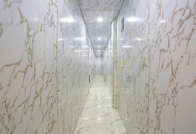 Oyo Flagship Hotel Happy Hours