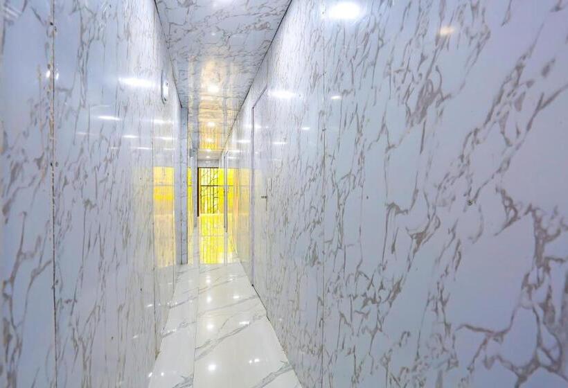 Oyo Flagship Hotel Happy Hours