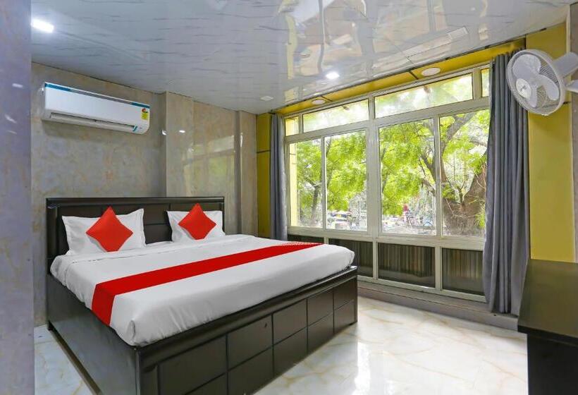 Oyo Flagship Hotel Happy Hours