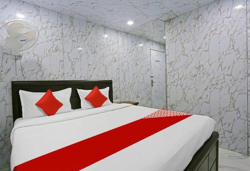 Oyo Flagship Hotel Happy Hours