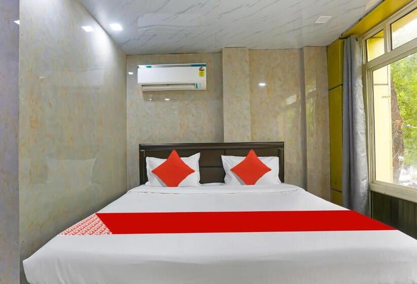 Oyo Flagship Hotel Happy Hours