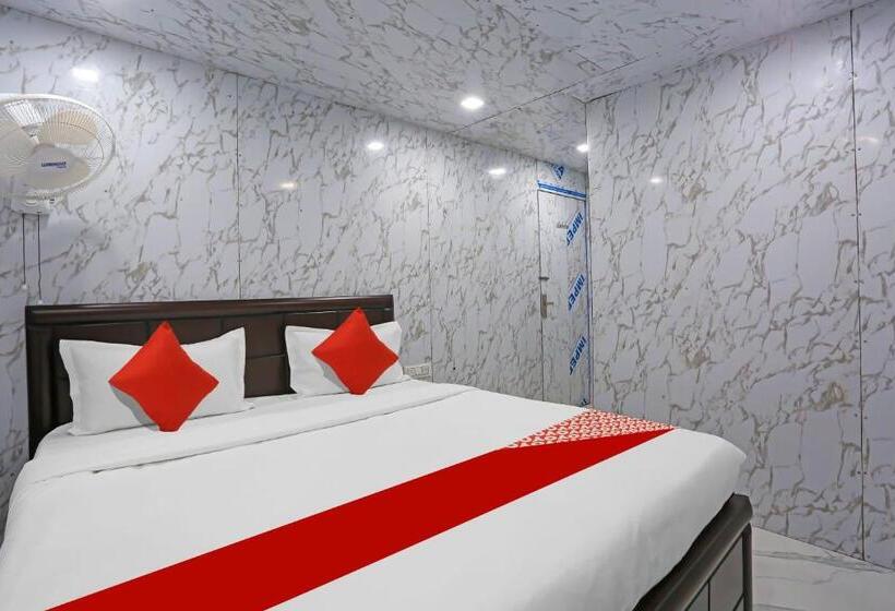 Oyo Flagship Hotel Happy Hours