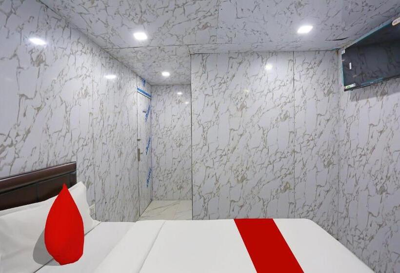 Oyo Flagship Hotel Happy Hours