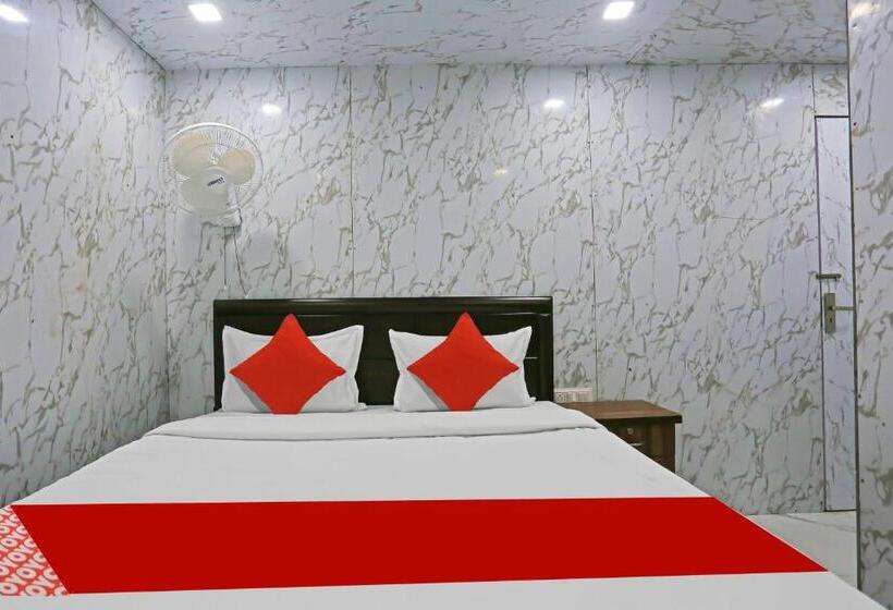 Oyo Flagship Hotel Happy Hours