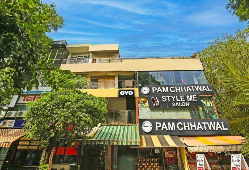 Oyo Flagship Hotel Happy Hours