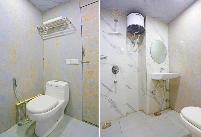 Oyo Flagship Hotel Happy Hours