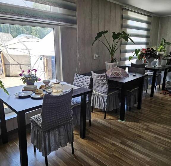 پانسیون Archa Guest House