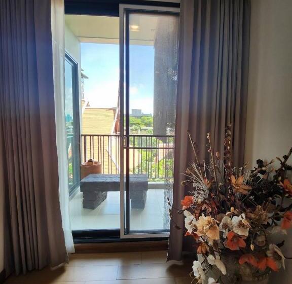 The Astra Condo Large Room 50 Sqm ,sauna And Rooftop Pool