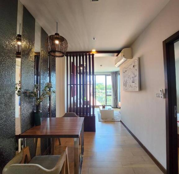 The Astra Condo Large Room 50 Sqm ,sauna And Rooftop Pool