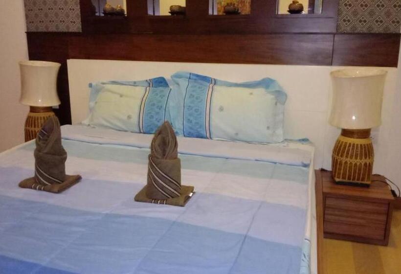 The Astra Condo Large Room 50 Sqm ,sauna And Rooftop Pool