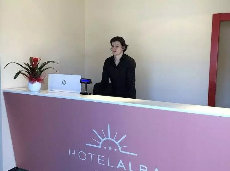 هتل Alba