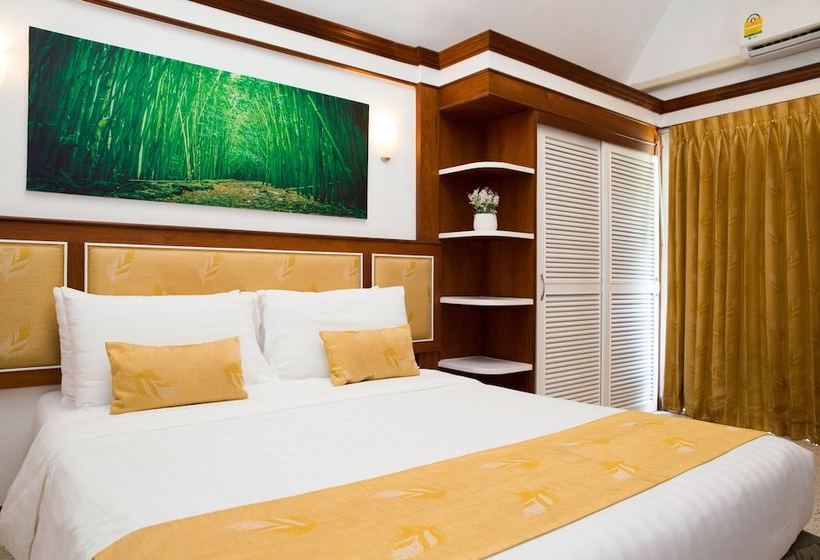 Fotos del hotel Castle Howchow Beach Resort:  12