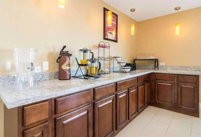 ホテル Econo Lodge Inn & Suites North Little Rock Near Riverfront