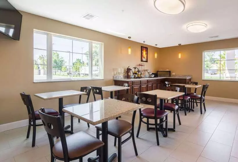 ホテル Econo Lodge Inn & Suites North Little Rock Near Riverfront