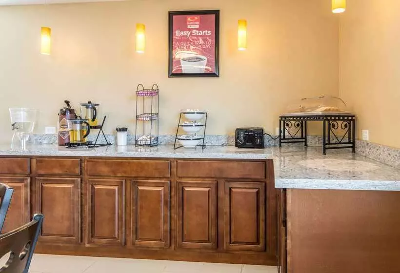 ホテル Econo Lodge Inn & Suites North Little Rock Near Riverfront