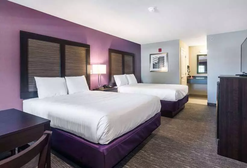 ホテル Econo Lodge Inn & Suites North Little Rock Near Riverfront