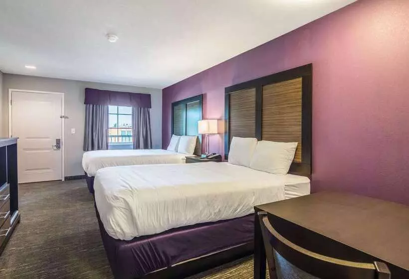 ホテル Econo Lodge Inn & Suites North Little Rock Near Riverfront