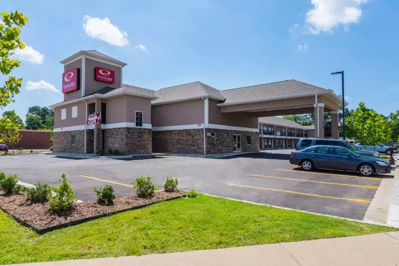 ホテル Econo Lodge Inn & Suites North Little Rock Near Riverfront
