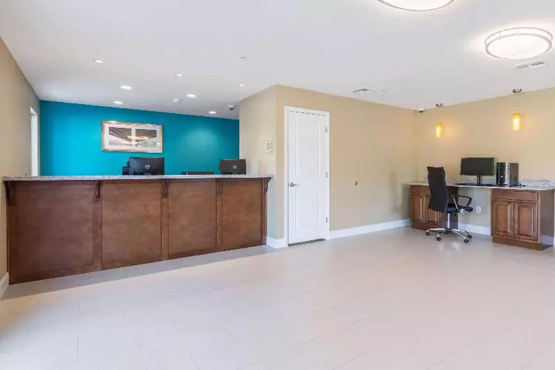 ホテル Econo Lodge Inn & Suites North Little Rock Near Riverfront
