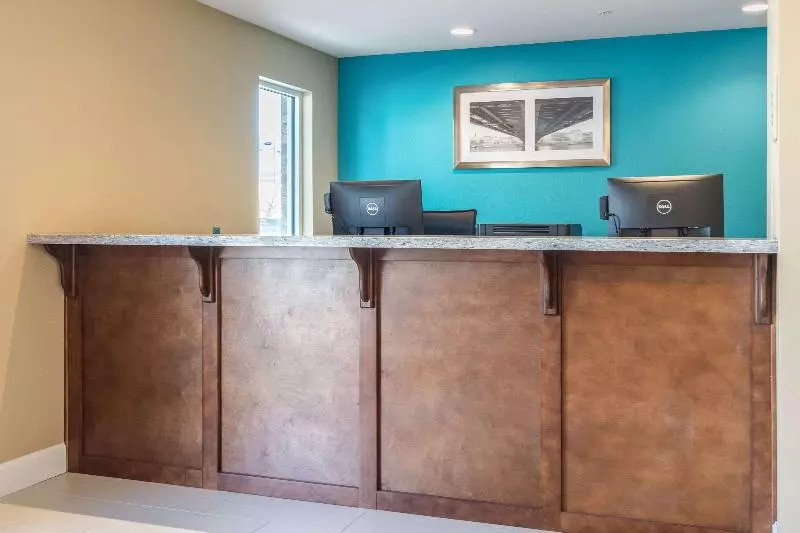 ホテル Econo Lodge Inn & Suites North Little Rock Near Riverfront