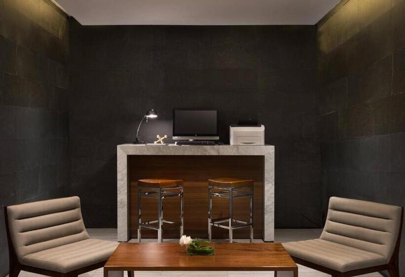 فندق Four Points By Sheraton Jakarta Thamrin