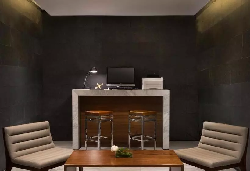 ホテル Four Points By Sheraton Jakarta Thamrin