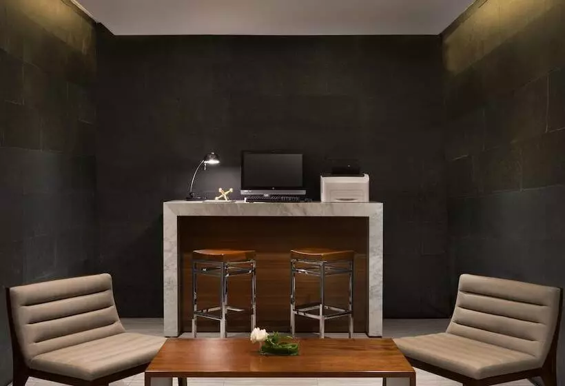 ホテル Four Points By Sheraton Jakarta Thamrin