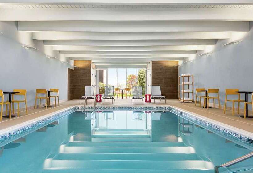 Отель Home2 Suites By Hilton York