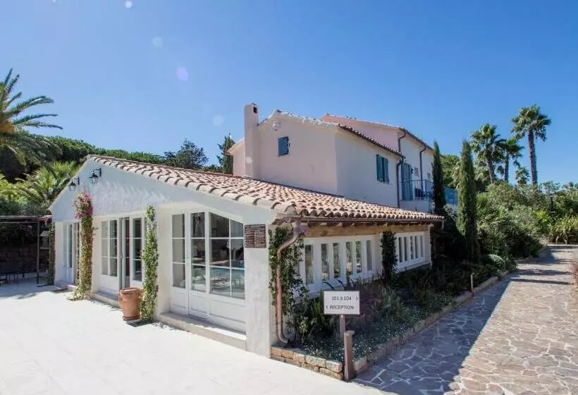 ホテル La Bastide Des Salins