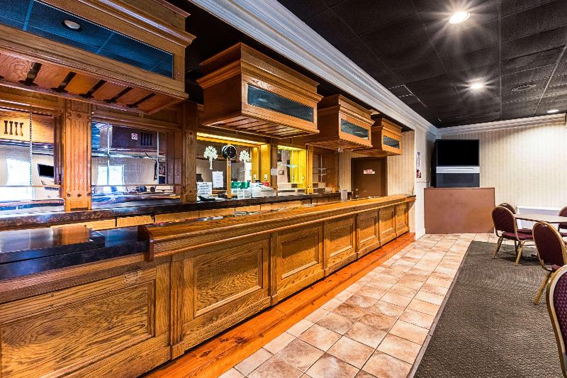 ホテル Rodeway Inn & Suites