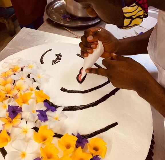 בית מלון כפרי Samaki Lodge