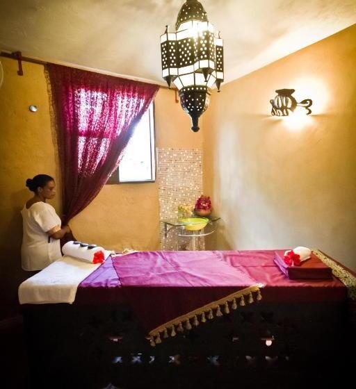 בית מלון כפרי Samaki Lodge