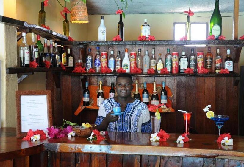 בית מלון כפרי Samaki Lodge