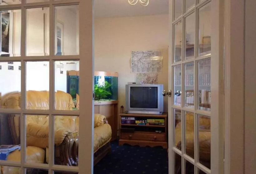 ホテル The Boat House Guesthouse