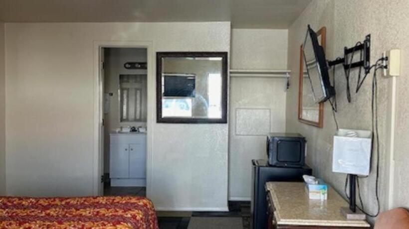 בית מלון כפרי Travelodge by Wyndham Gallup