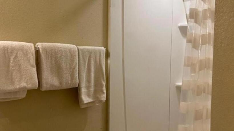 בית מלון כפרי Travelodge by Wyndham Gallup