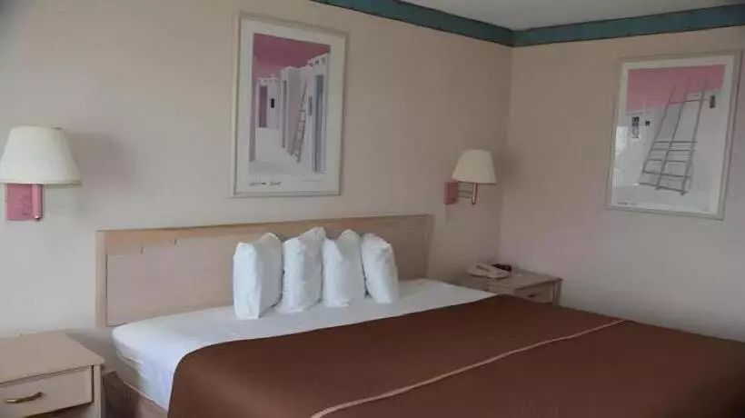 ホテル Travelodge by Wyndham Gallup