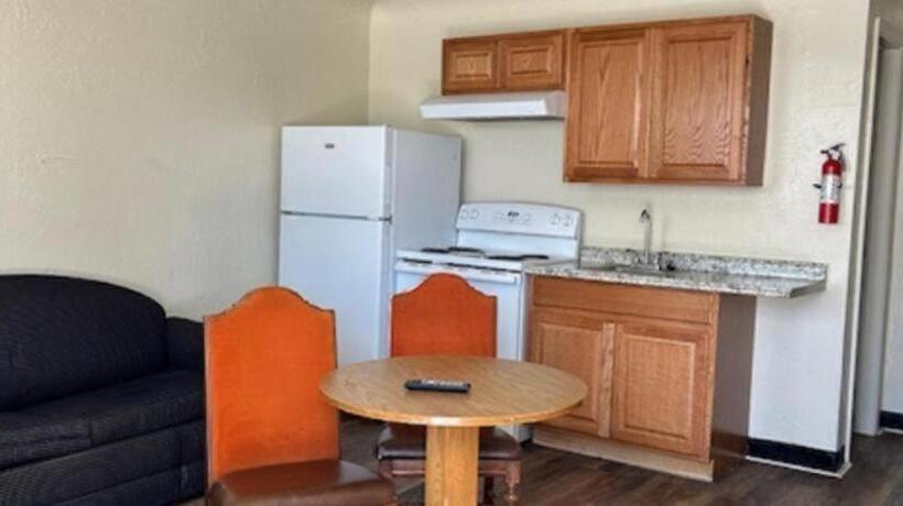 בית מלון כפרי Travelodge by Wyndham Gallup