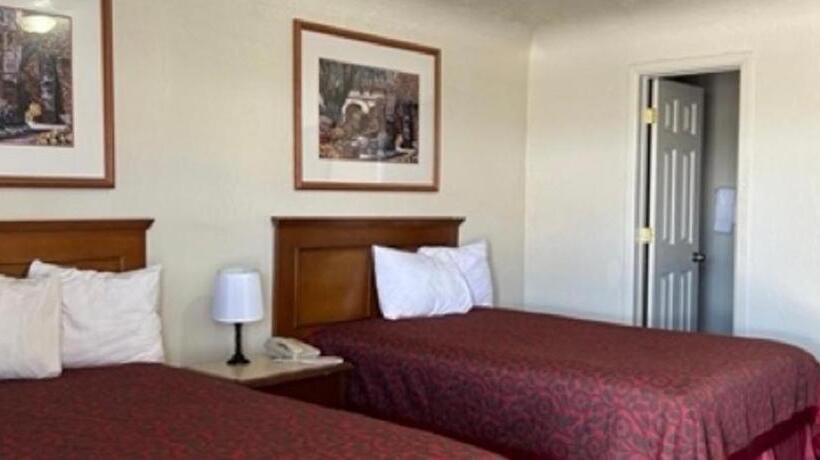 בית מלון כפרי Travelodge by Wyndham Gallup