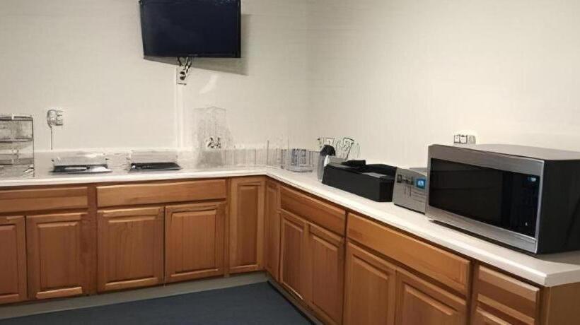 בית מלון כפרי Travelodge by Wyndham Gallup