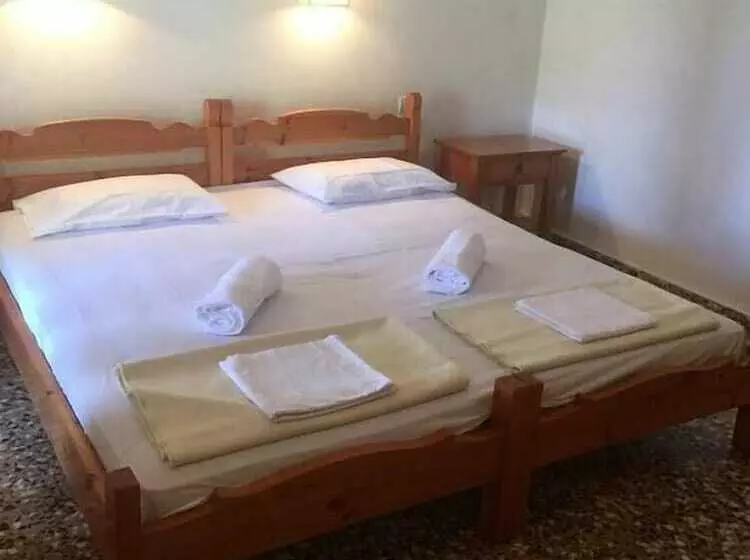 هتل Villa Meroulas