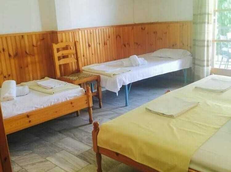 בית מלון כפרי Villa Meroulas