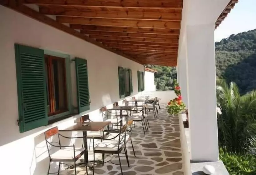 هتل Villa Meroulas