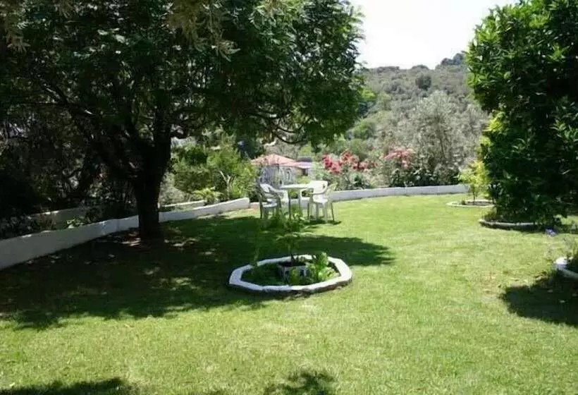 هتل Villa Meroulas