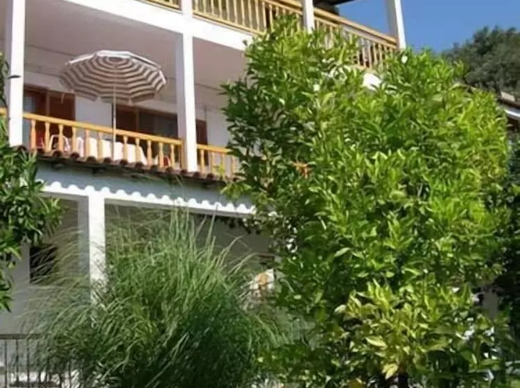 هتل Villa Meroulas