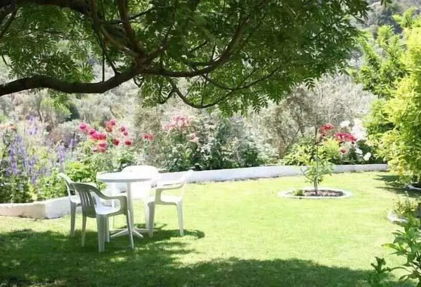 هتل Villa Meroulas