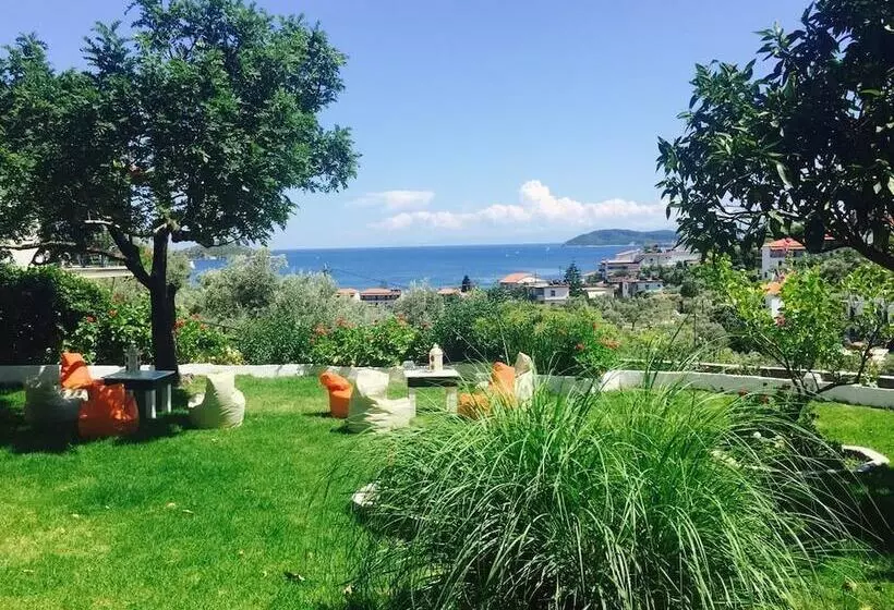 هتل Villa Meroulas