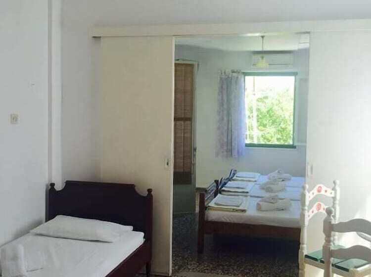 בית מלון כפרי Villa Meroulas