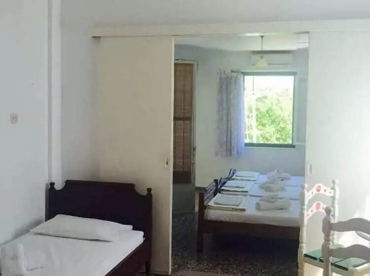 هتل Villa Meroulas